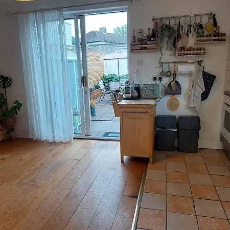 Charming & Comfy 2bd In Trendy Neighbourhood شقة دبلن
