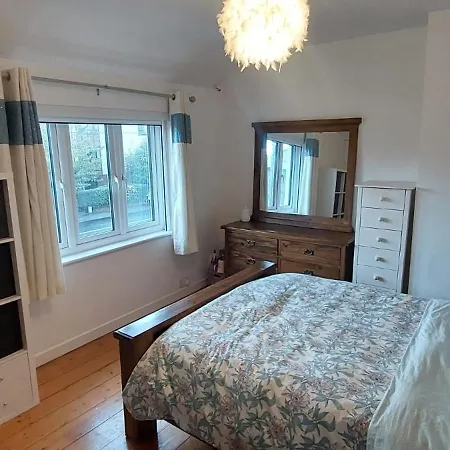 Charming & Comfy 2bd In Trendy Neighbourhood