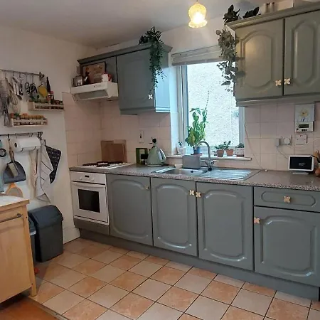 Charming & Comfy 2bd In Trendy Neighbourhood شقة *