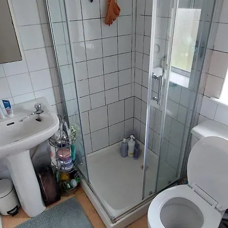 Charming & Comfy 2bd In Trendy Neighbourhood